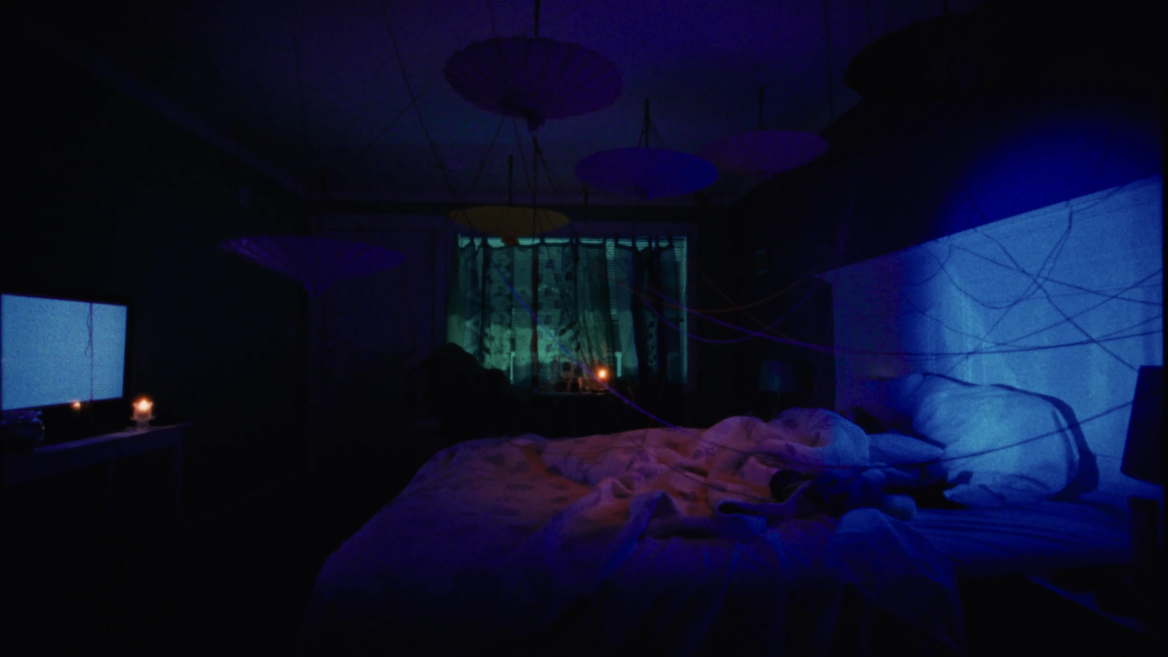 Midnight Sun still 14